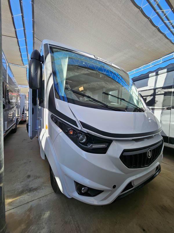 AUTOCARAVANA BENIMAR AMPHITRYON 998 ALDE CAMA ISLA Y AUTOMÁTICA